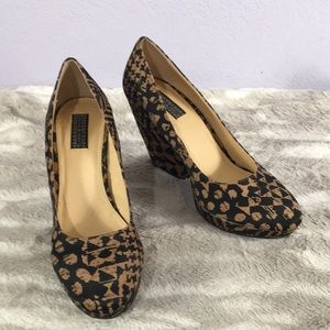Deena & Ozzy Round-toe platform-pumps sz10